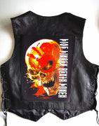 Lielā Uzšuve Five Finger Death Punch: AND JUSTICE FOR NONE
